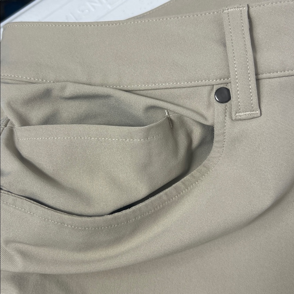 Lululemon  Sz 30 ABC Classic‎ Warpstream Straight Leg Pants Tan/Beige - Picture 9 of 10